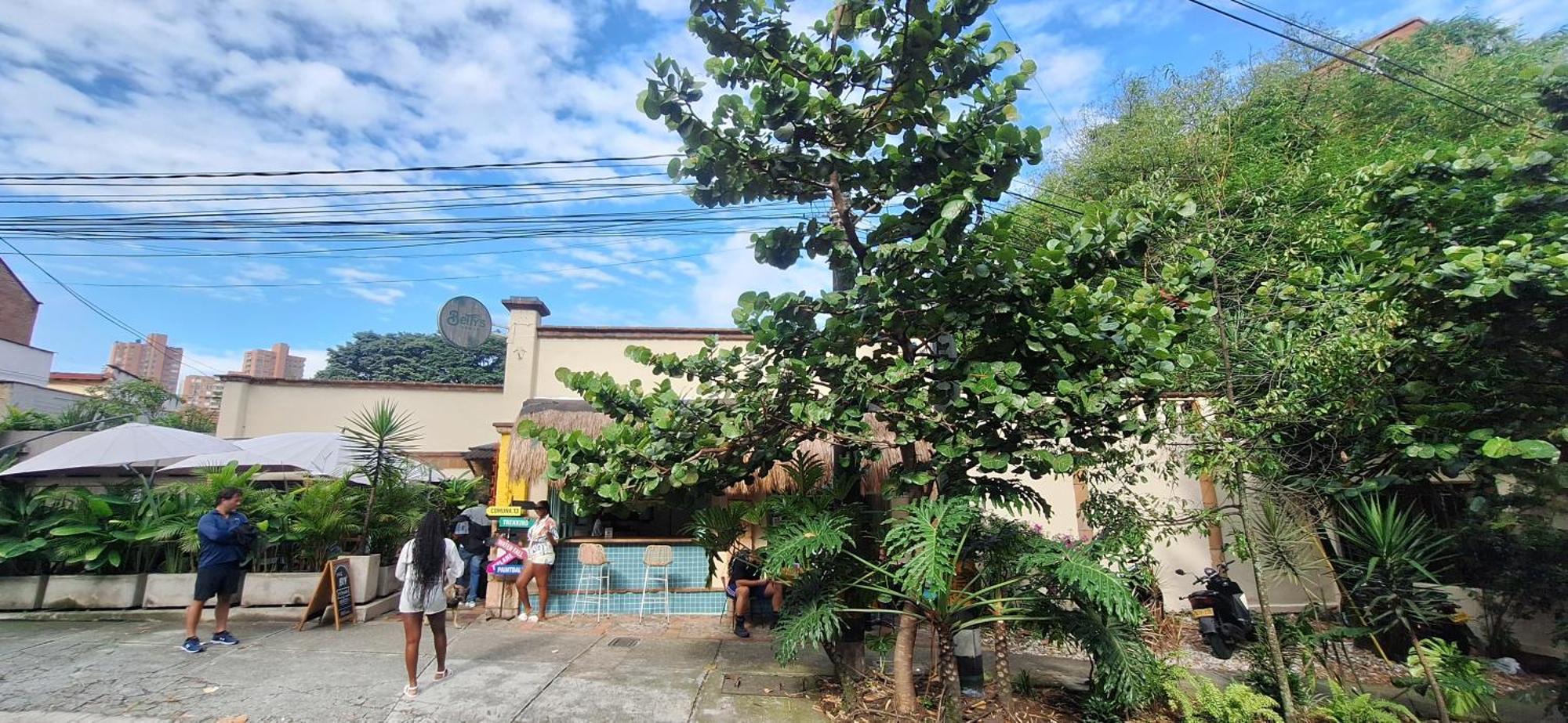 Yolo Hostel Medellin Luaran gambar