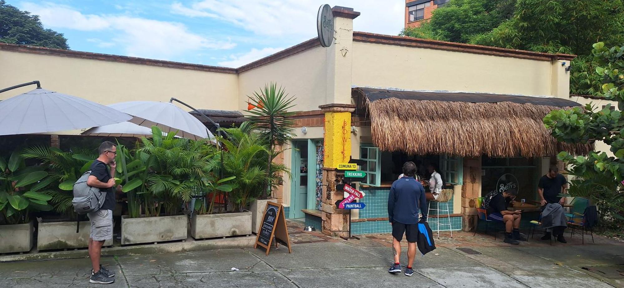 Yolo Hostel Medellin Luaran gambar