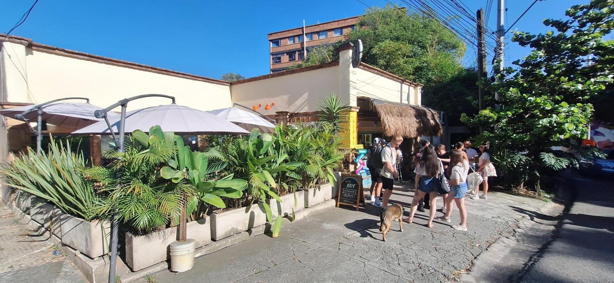 Yolo Hostel Medellin Luaran gambar
