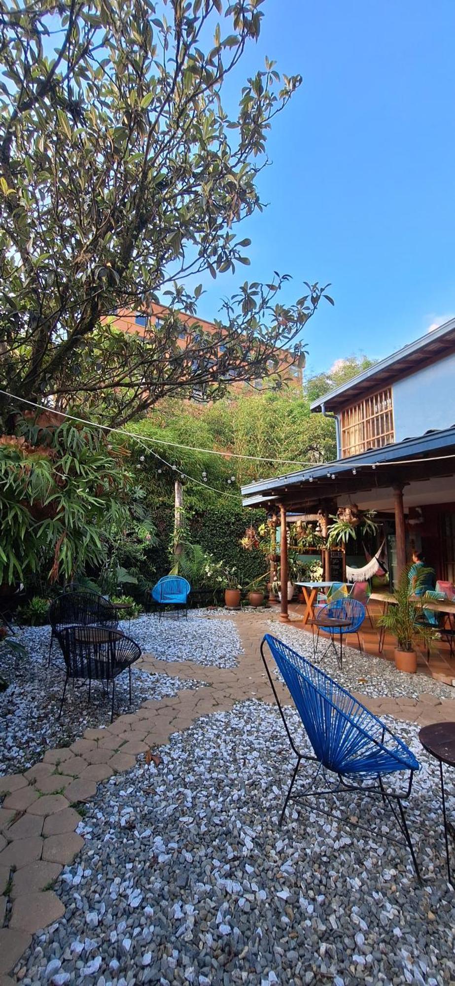 Yolo Hostel Medellin Luaran gambar