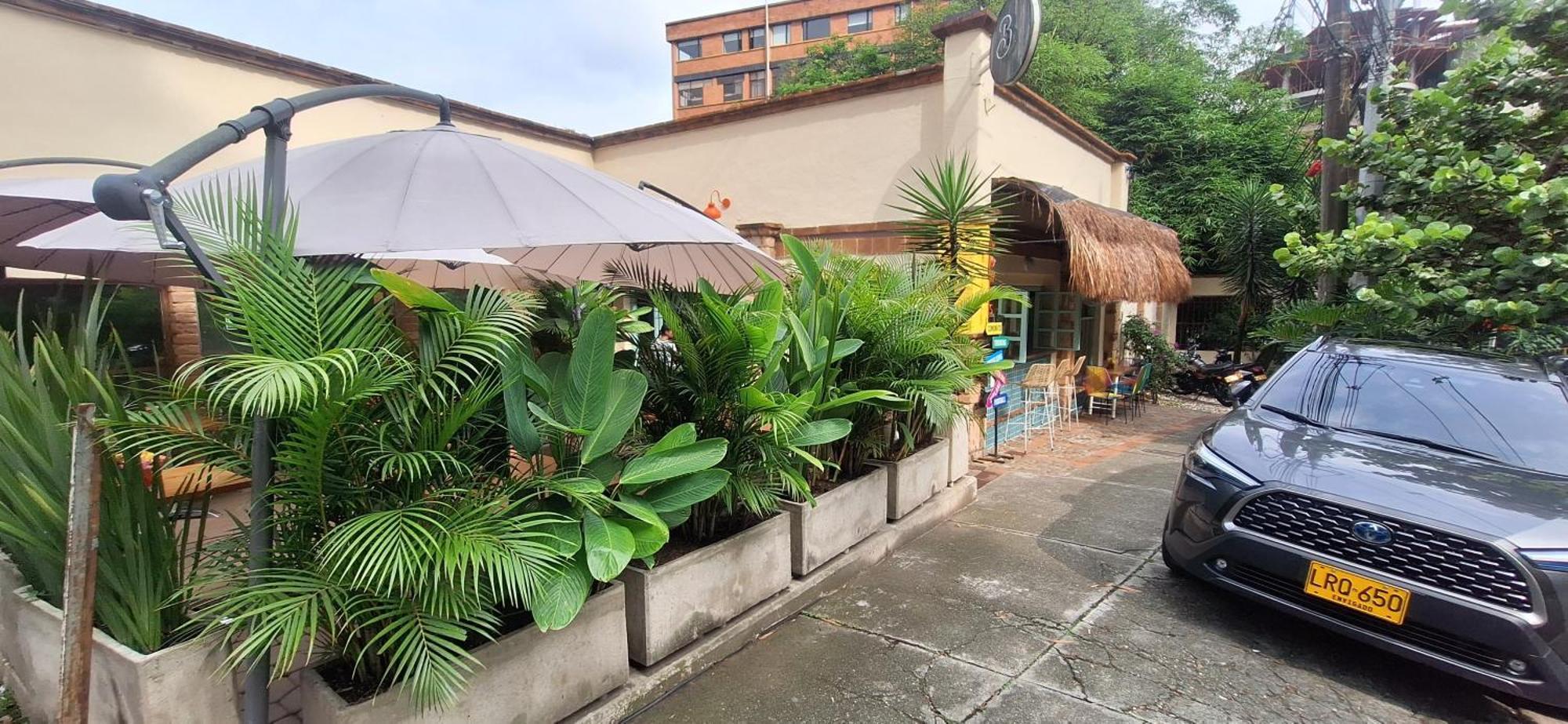 Yolo Hostel Medellin Luaran gambar