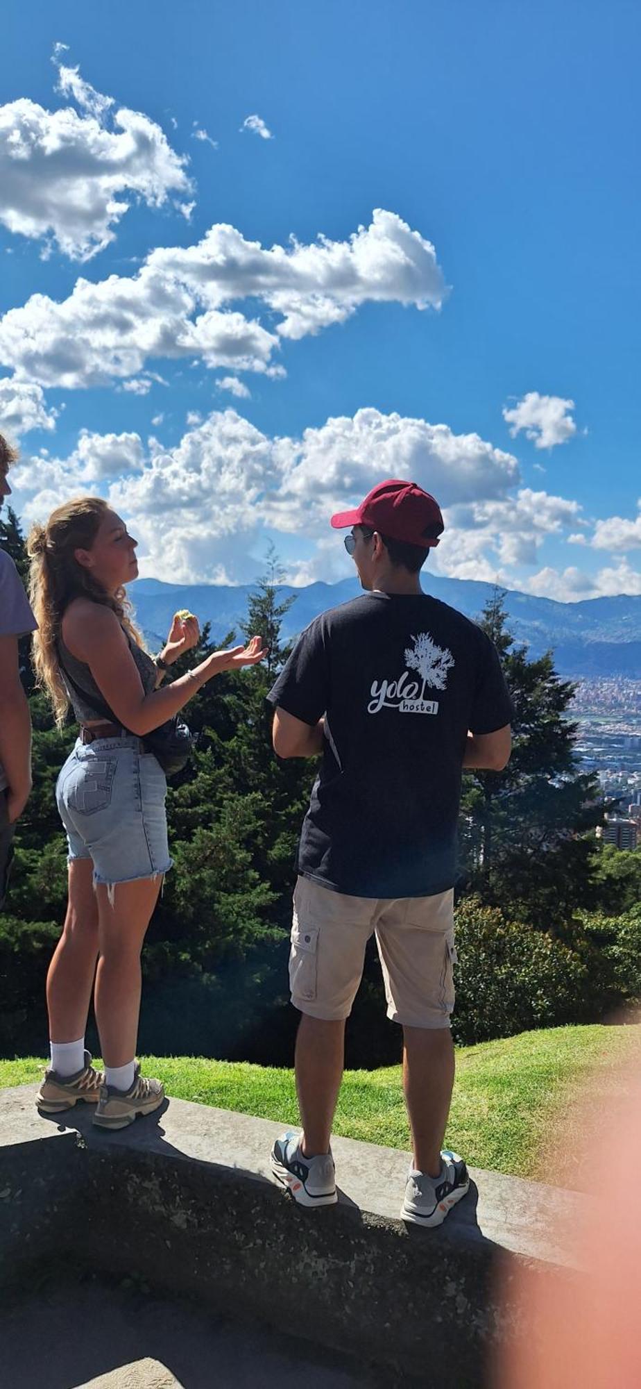 Yolo Hostel Medellin Luaran gambar