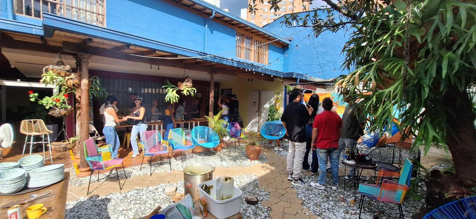 Yolo Hostel Medellin Luaran gambar