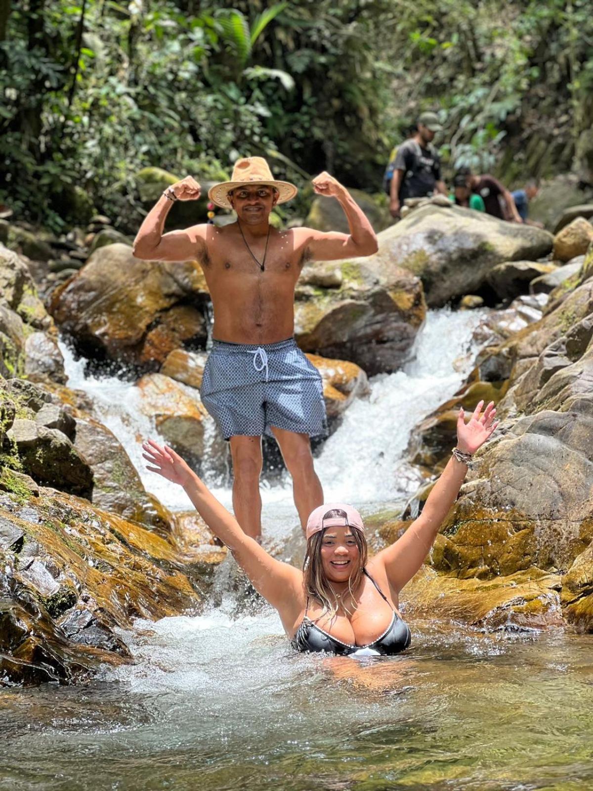 Yolo Hostel Medellin Luaran gambar