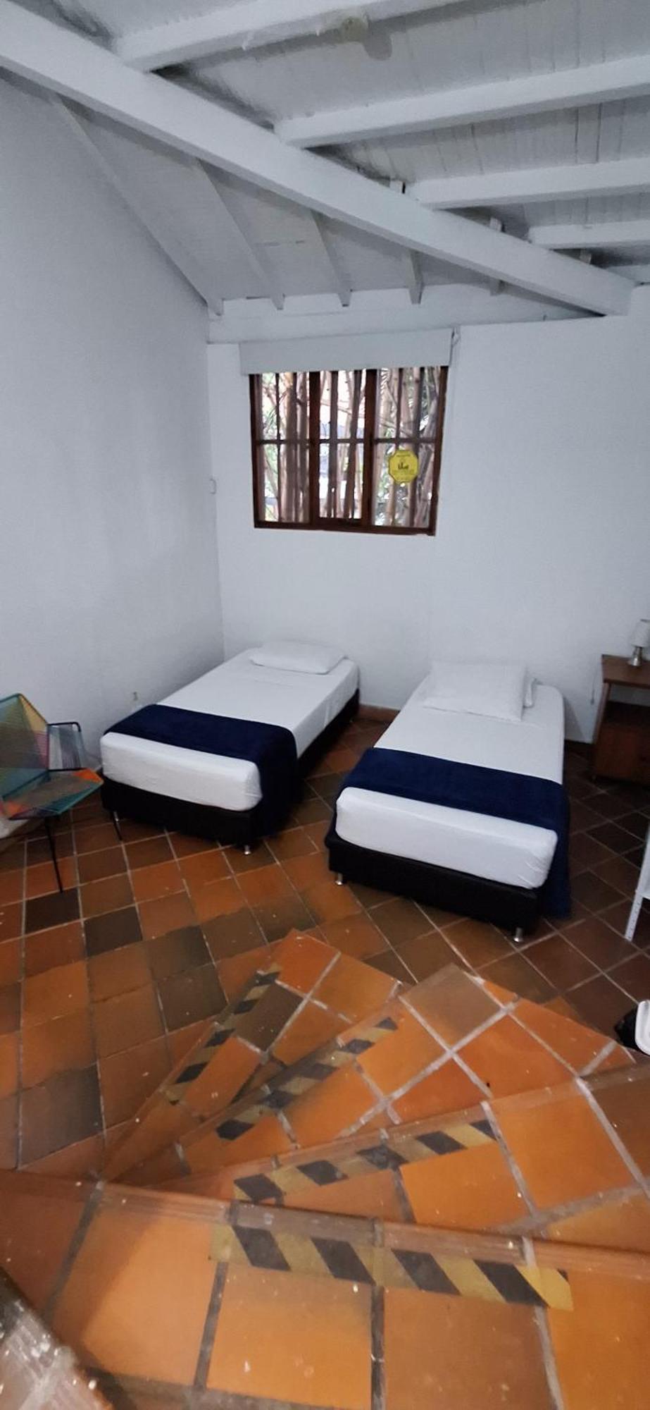 Yolo Hostel Medellin Luaran gambar